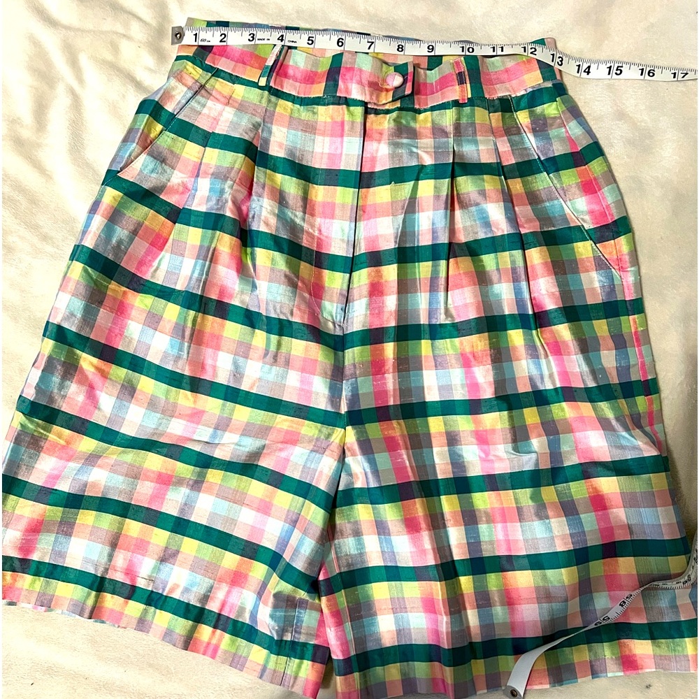 Lilly Pulitzer white label  size 8 Silk shorts
